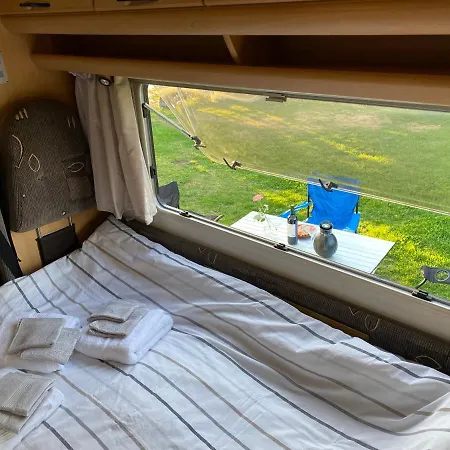 Freedom Of Camping Life, Enjoy Sea And Beach *